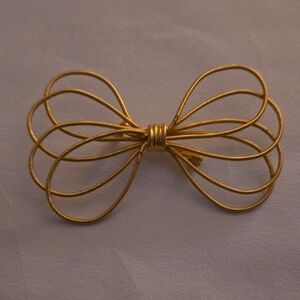 Gold Minimalist Bow Hair Accessory